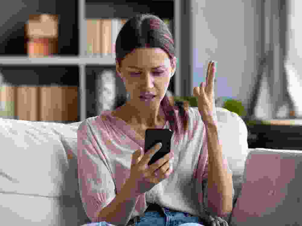 Columnist Simone Paget argues that women are doing more digital emotional labour than men when it comes to dating.