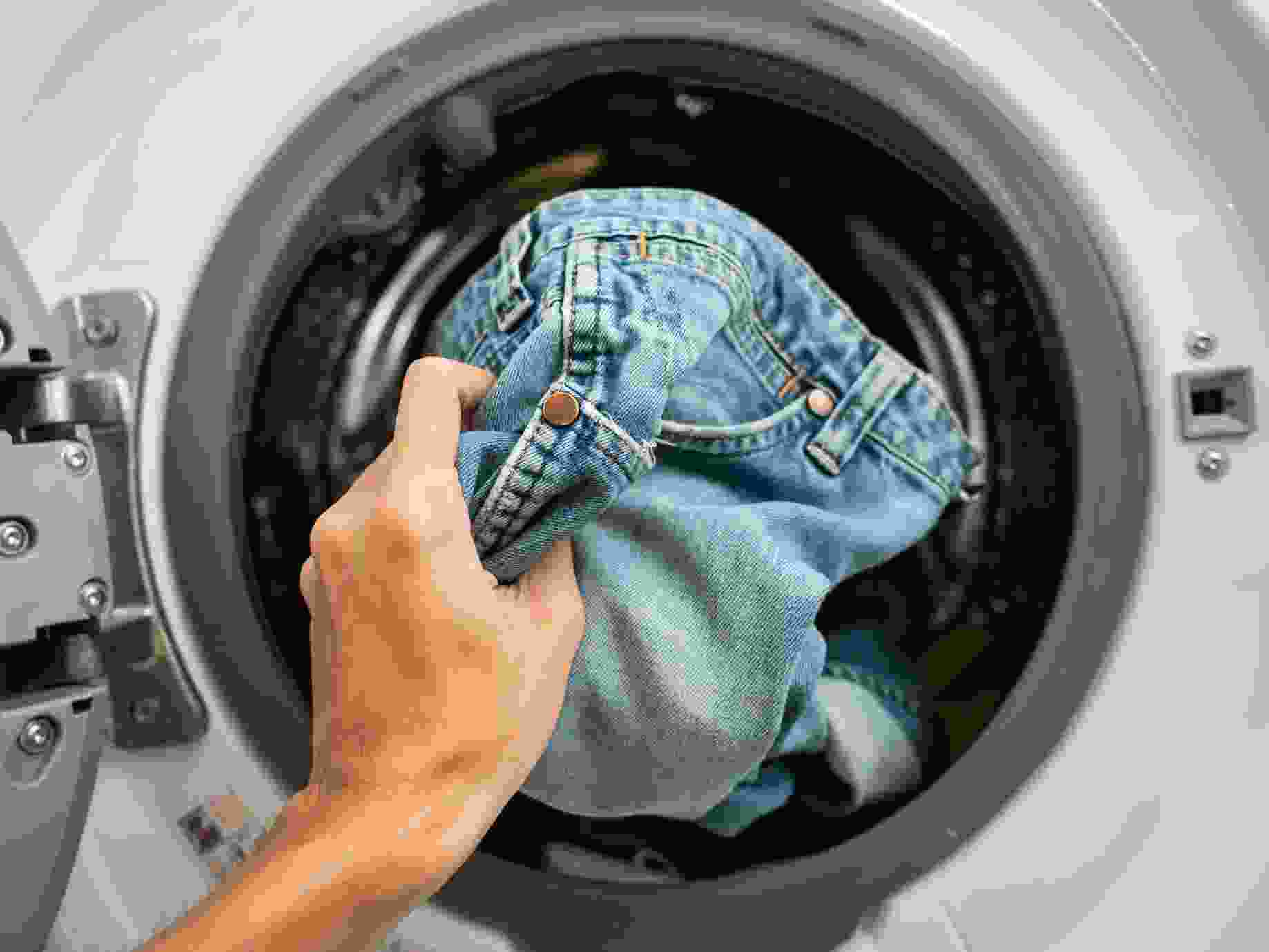 Putting Jeans into the washing machine