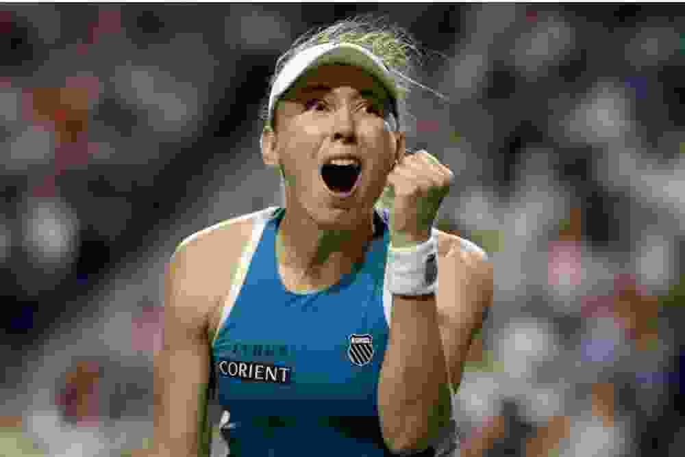 Russia's Ekaterina Alexandrova celebrates