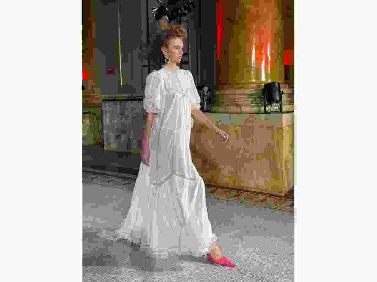 A model walking for Landmée.