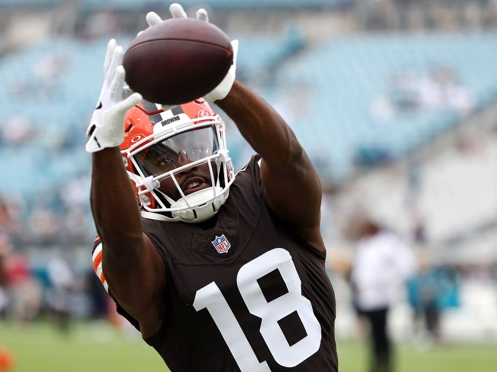 David Bell of the Cleveland Browns warms up prior a game in 2024.