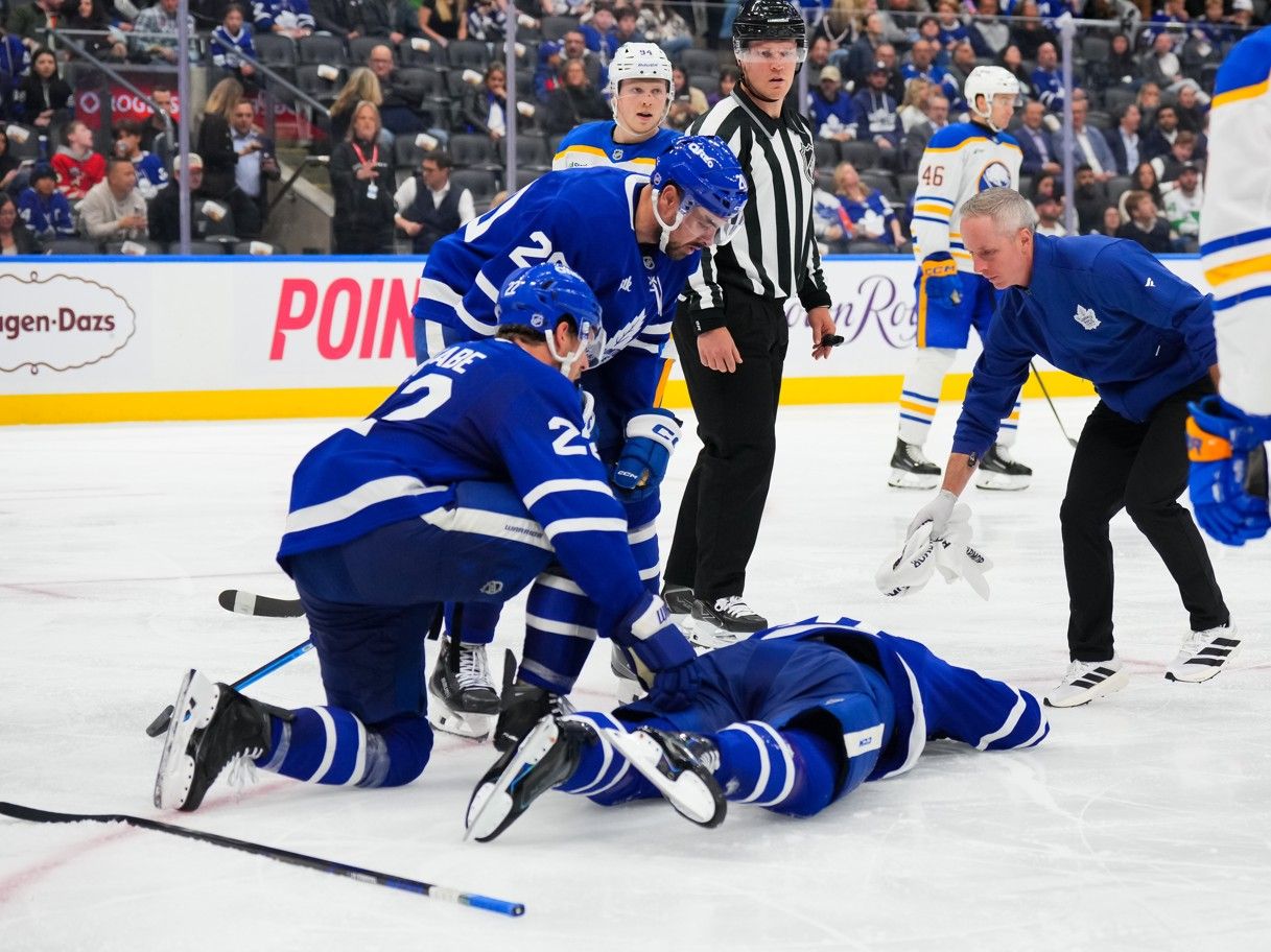 John Tavares injured 2