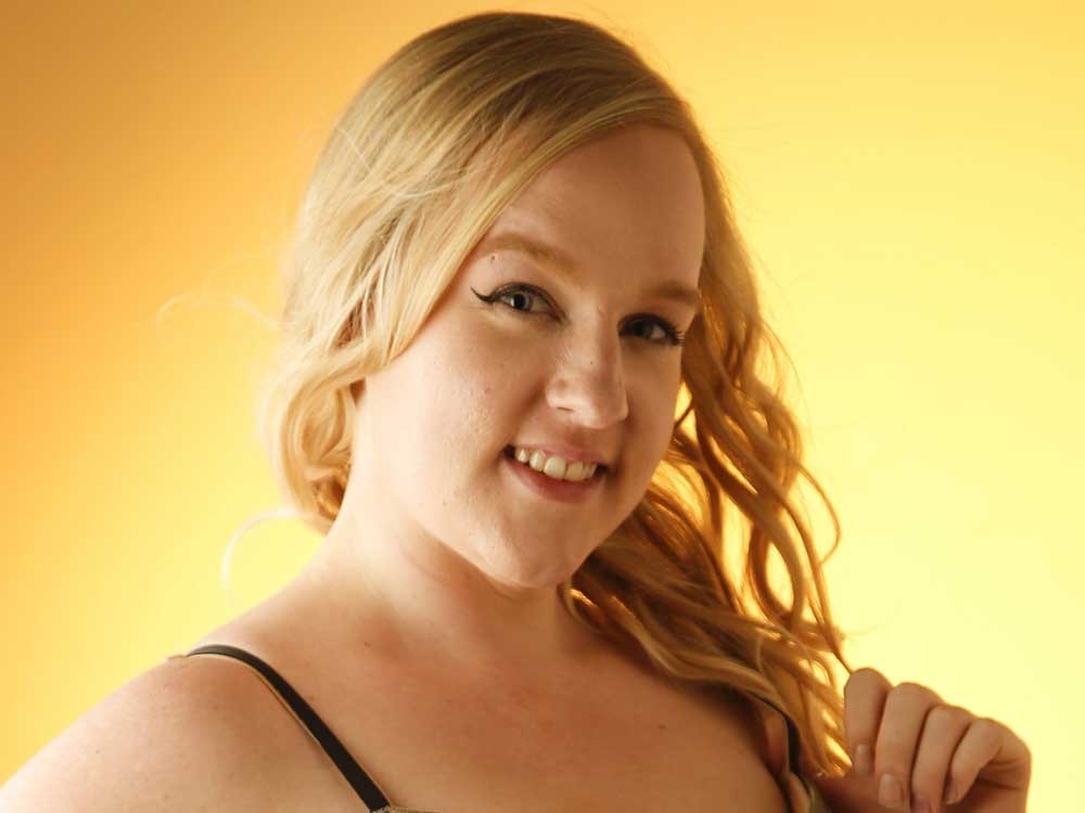 SUNshine Girl Brooke