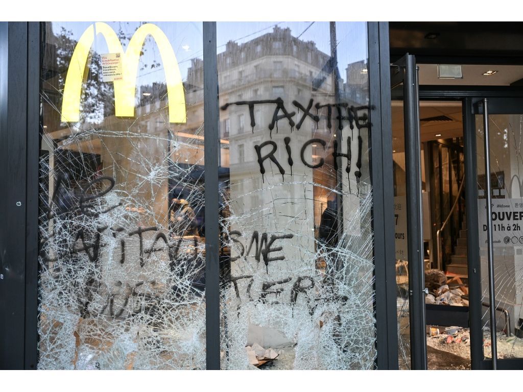 The protests focused anger at high inflation and against the rich. (Matthieu RONDEL/AFP)